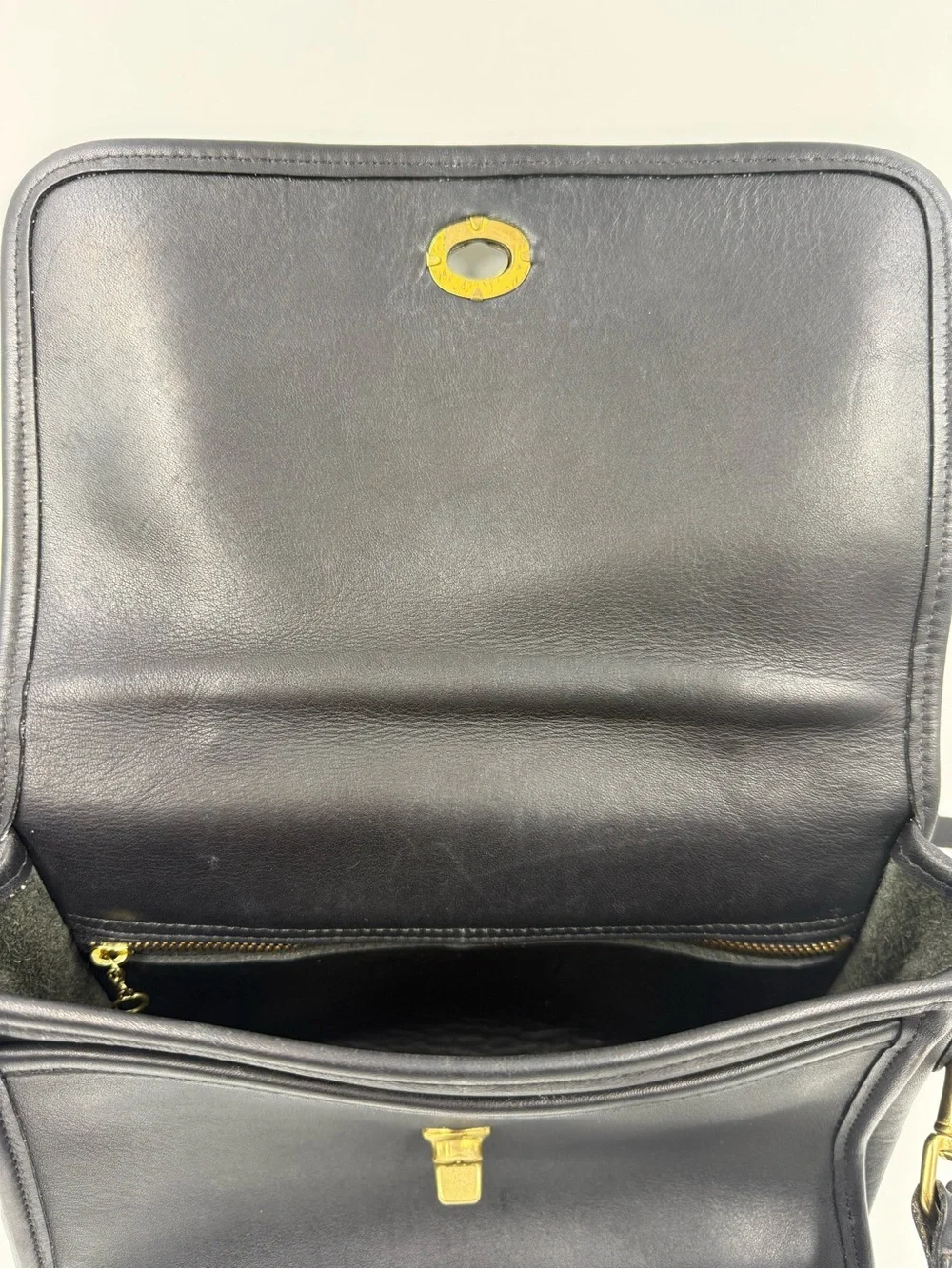 Vintage Coach Court Bag 9870 Black Glovetanned Leather Crossbody Top Handle USA